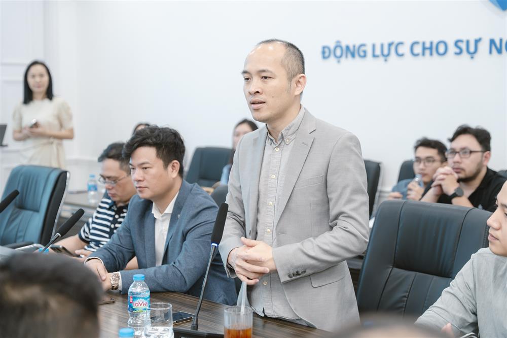 Đồng chí Vũ Ngọc Sơn, Trưởng ban Công nghệ, Hiệp hội An ninh mạng quốc gia phát biểu tại Tọa đàm.