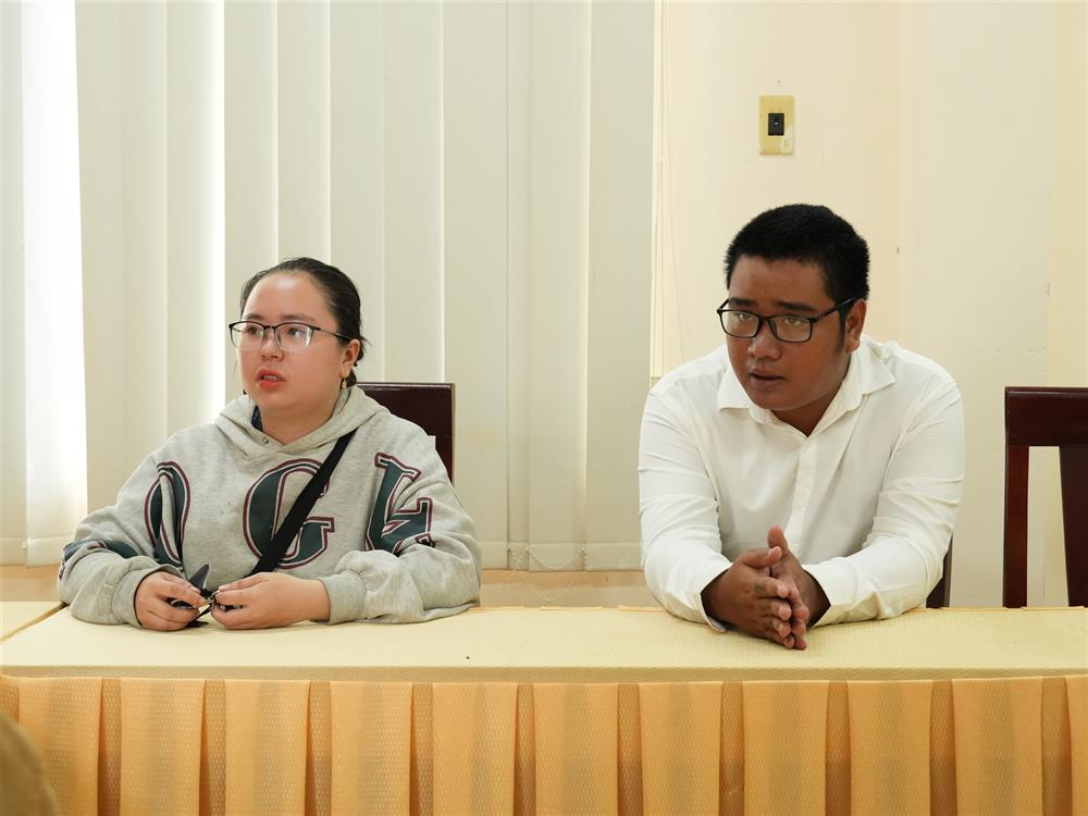 Trần Thị Huỳnh Như và Danh Lợi tại cơ quan Công an.