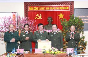 Thứ trưởng Nguyễn Văn Thành kiểm tra công tác ứng trực đảm bảo an ninh, trật tự và chúc Tết tại một số đơn vị
