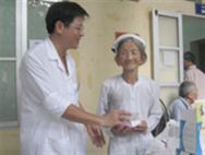 Bệnh viện 19-8 khám và cấp thuốc miễn phí nhân Ngày Thương binh - Liệt sỹ