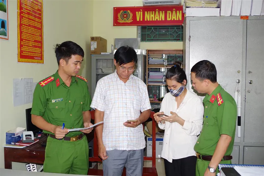 Tự hào lá chắn thép