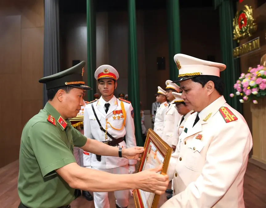 Tham mưu kịp thời, toàn diện với Đảng, Nhà nước từng bước hoàn thiện quan điểm, đường lối,