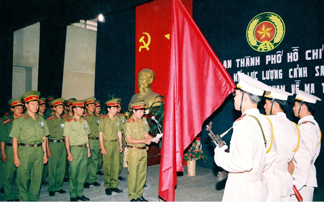 Công an Thành phố Hồ Chí Minh Tiếp nối truyền thống Anh hùng - tiến vào kỷ nguyên vươn mình của dân tộc