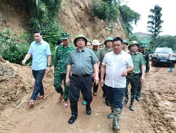 Thủ tướng Chính phủ Phạm Minh Chính kiểm tra, chỉ đạo công tác khắc phục hậu quả mưa lũ tại Điện Biên